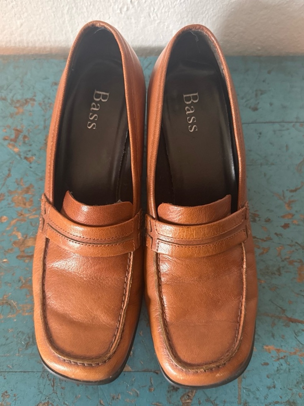 Bass Women’s Tan Leather Low Heel Loafers